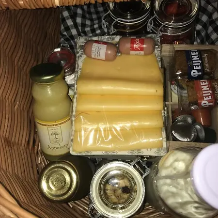 Westeindelijk Bed & Breakfast De Rijp